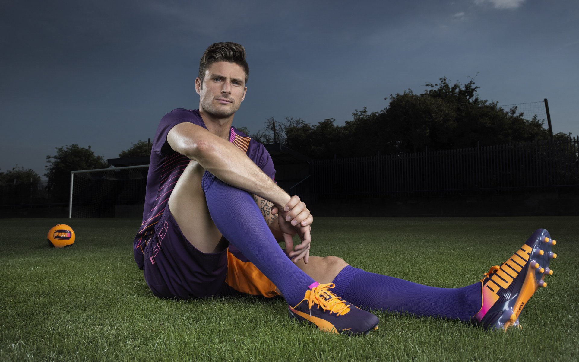 开云体育在线-基耶萨定鼎南美与非洲的对话，一己之力撕裂防线，哥伦比亚险胜马里背后的战术棋局